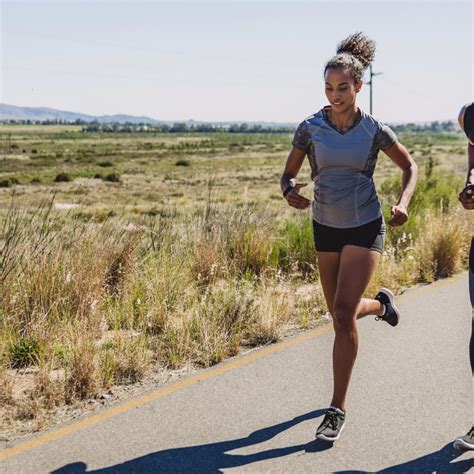 A 'Jennifer Aniston' Scam is Going Viral. Don't Fall For It - Men's Journal