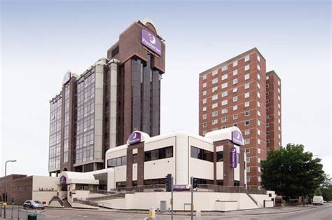 Premier Inn Sunbury (Kempton Park) hotel - Reviews, Prices (C̶$̶9̶1̶) C ...