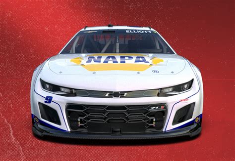 chase elliott explains why he loves georgia football. 5