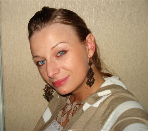 Awesome Busty Girl 009 4 Porn Pic