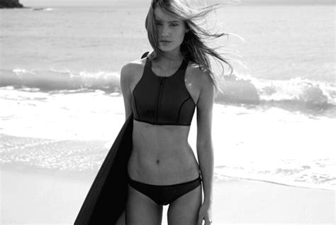 9 Hot Sexy Miriam Giovanelli Bikini Pics