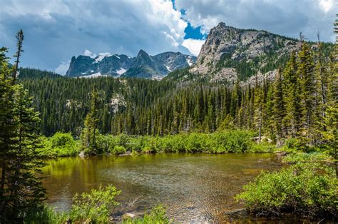 Prettiest Lakes in Rocky Mountain National Park - Island + Alpine