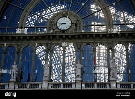 Station Budapest Keleti Stock Photo - Alamy