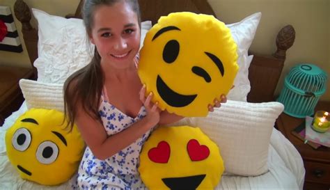 DIY Emoji Pillows 2 No Sew And Sew Glue Method With Pictures