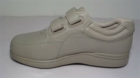 Hush Puppies Size 7 5 Wide POWER WALKER II Taupe Leather New Women S