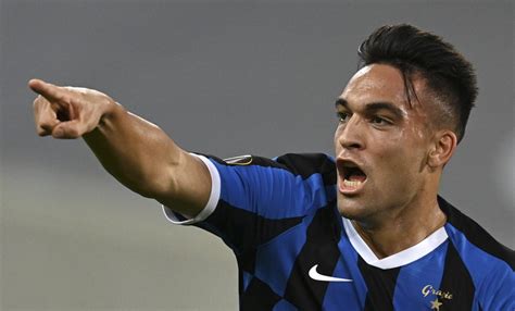 Italian Media Praise Inter S Lautaro Martinez Criticise Achraf Hakimi