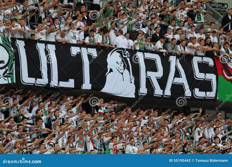 Fans De Legia Varsovia Fotograf A Editorial Imagen De Gamberro