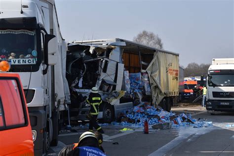 Schwere Unf Lle Am Walldorfer Kreuz Werden Lkw Fahrer Durch