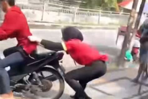 Foto Viral Video Aksi Karyawan Alfamart Gagalkan Pencuri Warganet