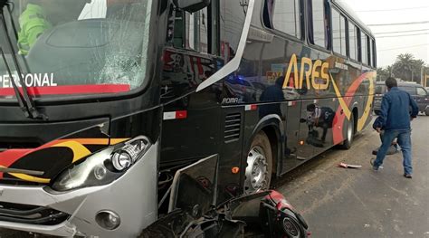 Trujillo Mujer Queda Herida Tras Ser Impactada Por Bus En Carretera