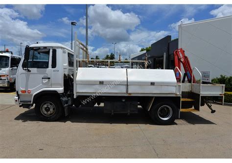 Buy Used Nissan Nissan Ud Mk Service Trucks Truck