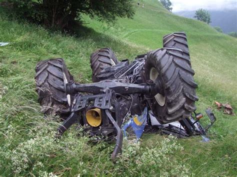 Zwei Frauen Bei Traktorunfall Verletzt Polizeinews Ch