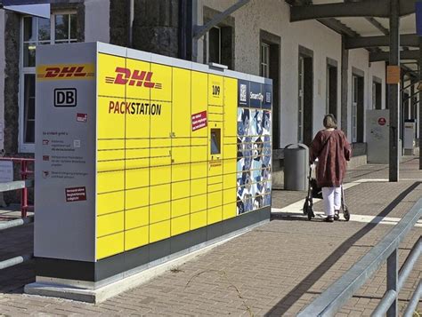 Neue Dhl Packstation Am Breisacher Bahnhof Breisach Badische Zeitung