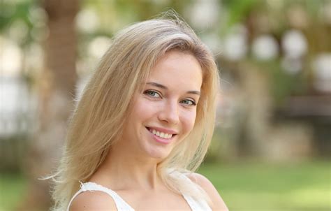 Model Smile Blonde Face Portrait Danica Jewels