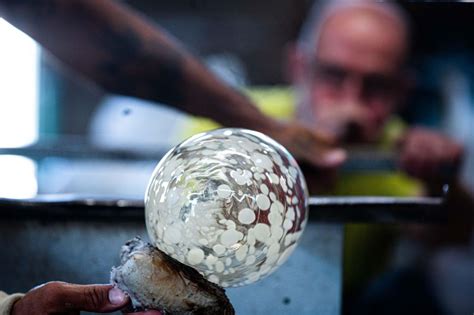 Venice Murano Glass Blowing Demo And Workshop Getyourguide