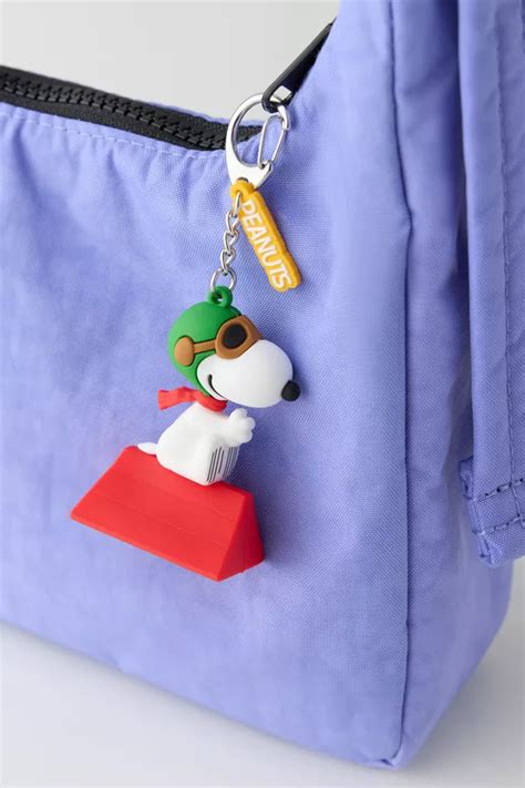 Peanuts Snoopy Keychain | Urban Outfitters