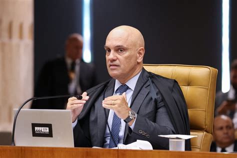 Moraes suspende processos baseados em resolução do CFM contra o aborto