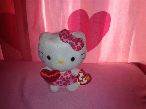 hello kitty love heart plush ♥ | Hello kitty, Heart plush, Kitty