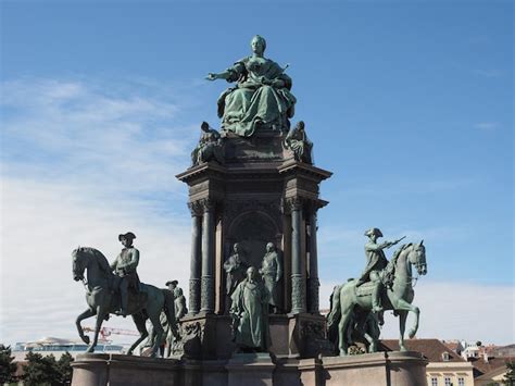 Monumento A Mar A Teresa En Viena Foto Premium