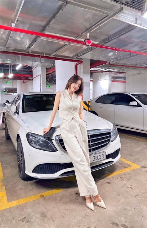 Từng nặng gần 70kg hot mom Hà thành giờ dáng đẹp có phong cách như sách giáo khoa cho chị em U40