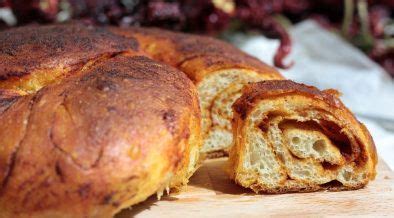 Focaccia Con Peperoni Cruschi Ricetta Di Maschito Basilicata Ricette