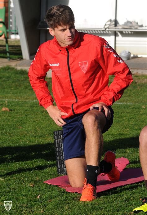 Gimnástica Segoviana C.F.: 221226 Entrenamiento primera plantilla