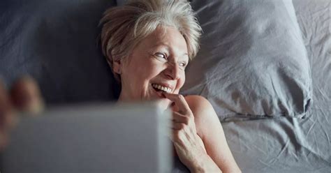 Gran Accidentally Sends Nude Image To Grandson So Leaves Hilarious Voicemail Daily Star