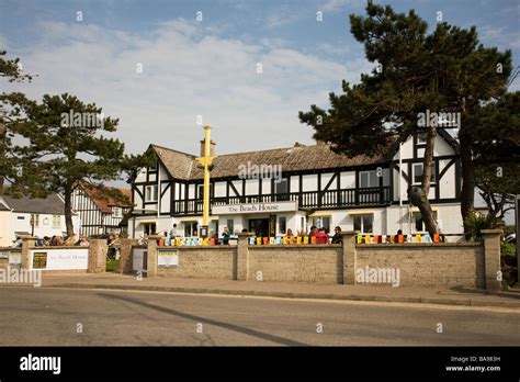 Thorpeness Beach house Stock Photo - Alamy