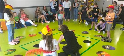 Roz Landrieux La fête des gens quon aime organisée à lécole publique