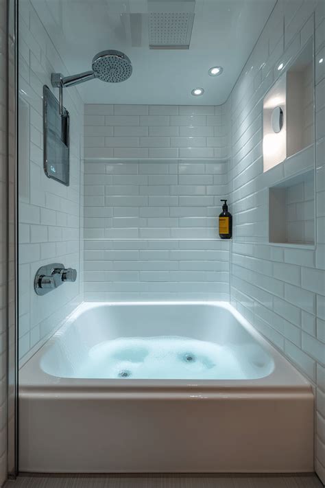 small bathroom  tub ideas  enhance  homes bathroom charm