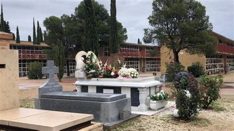 El Cementerio De Torrero A Fondo De Los Aragoneses Ilustres Enterrados