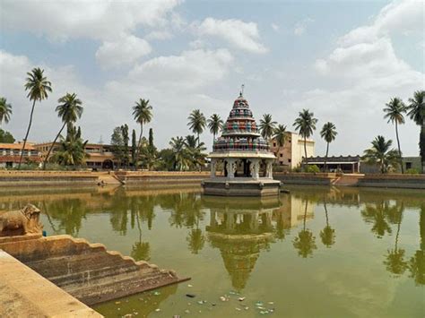 Horn OK Please: Karaikudi & Kadiyapatti Temples