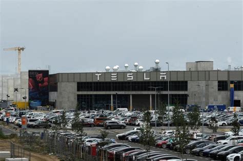 Bild Zu Werksausbau Tesla Will 1 Million Elektroautos Im Jahr In