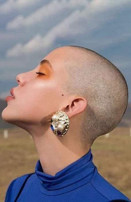 30 Coolest Buzz Cuts For Women Bald Hair Short Hair Styles Bald Girl