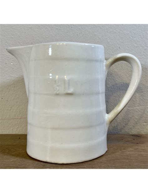 Water jug / Milk jug - Boch - 1/2 liter - executed in cream/broken white