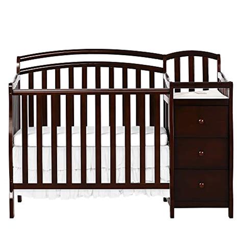 Best Cribs For Small Spaces