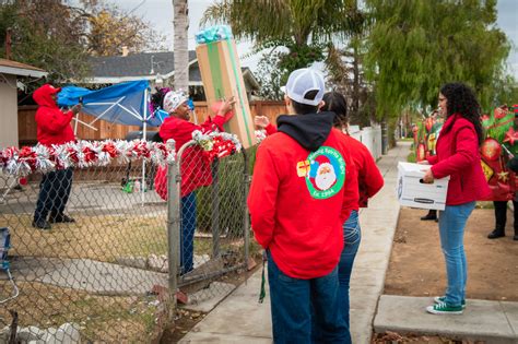 Special Holiday Deliveries for Families in West Fresno - Fresno
