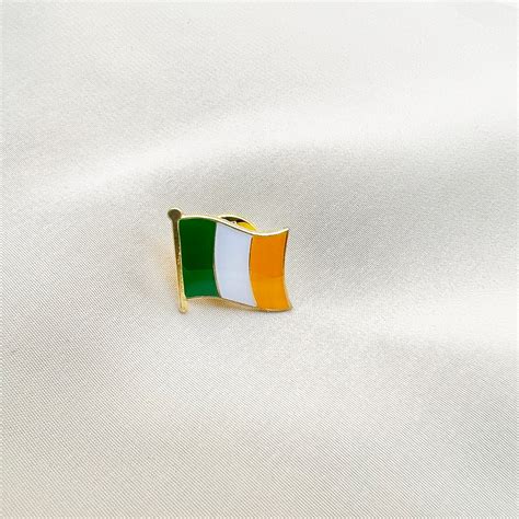 Ireland Flag Lapel Pin | theculturedgifts