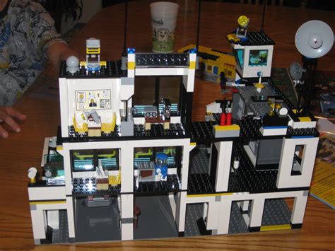 The Cripes: Lego City Police Headquarters