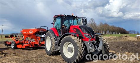 Ci Gniki Valtra Seria T Galeria Rolnicza Agrofoto