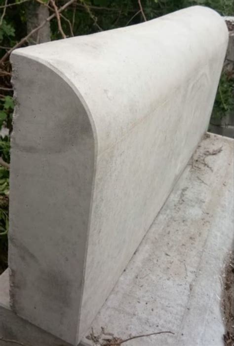 Outdoor Gray CONCRETE ROUNDED KERBSTONE For Landscaping At Rs 23432