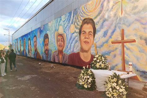 Develan Y Bendicen Mural En Honor A V Ctimas De Masacre De Salvatierra