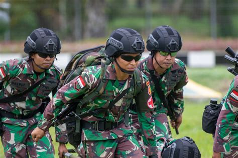 DVIDS - Images - Indonesian Army Hoist Training [Image 8 of 8]