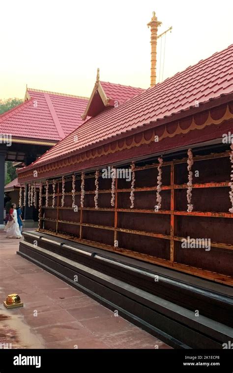 Uttara guruvayur temple hi-res stock photography and images - Alamy