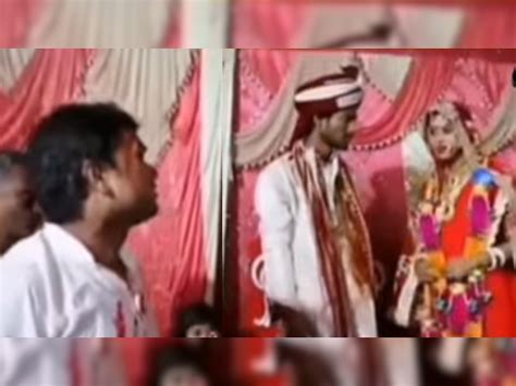 Groom Was Going To Wear Jaimala Then Bride Lover Reached On The Stage