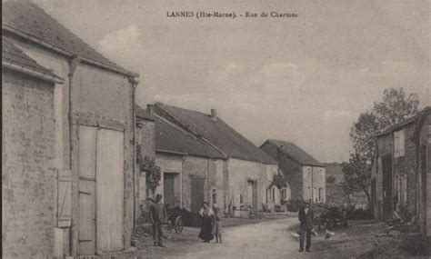 Lannes Grande rue des Charmes matériel agricole Carte postale