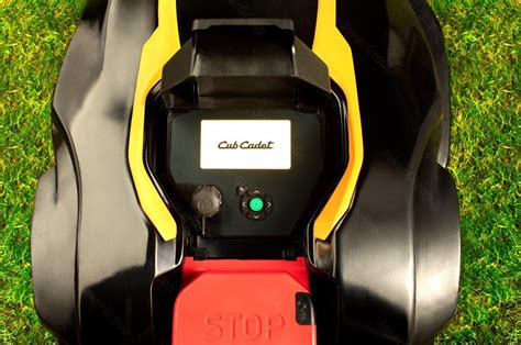 Robot koszący XR5 1000 CUB CADET CUB CADET Sklep EMPIK