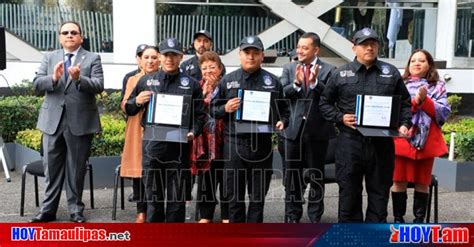 Hoy Tamaulipas Entrega Ernestina Godoy Reconocimientos A Policias De Investigacion Y Peritos