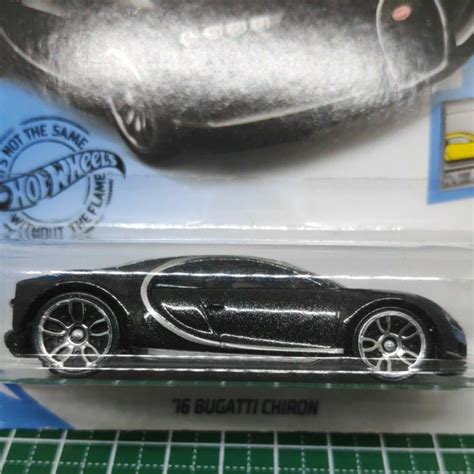 4 Hot Wheels 16 Bugatti Chiron Factory Fresh 7 10 Long Card Shopee Malaysia
