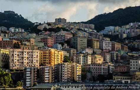 Previsioni meteo Genova sole splendente oggi lieve nuvolosità in